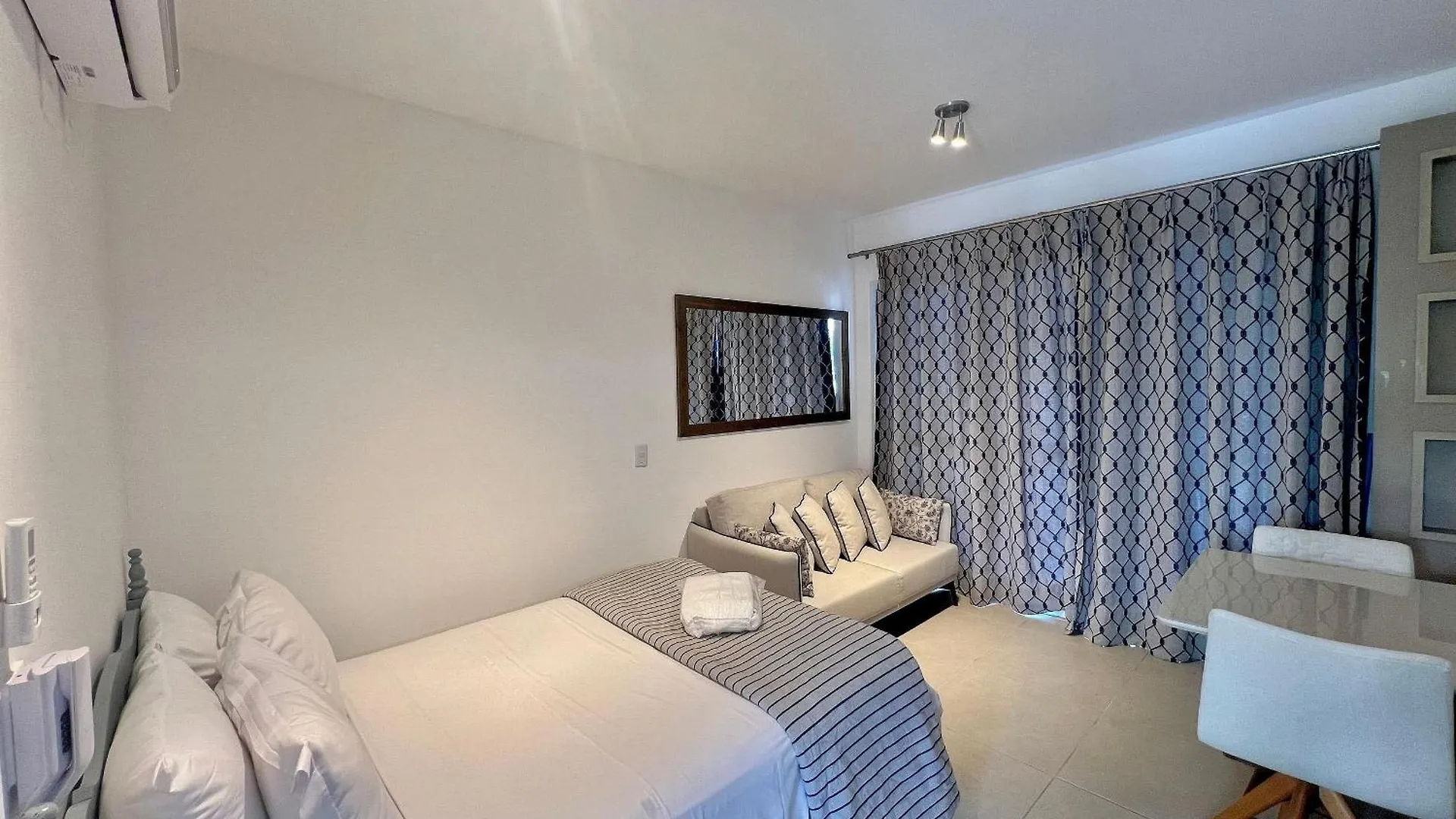 Studio Av. Ibirapuera 400 Mts Metro Sao Paulo